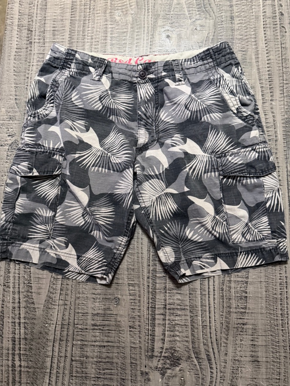 Red Camel Gray & White Tropical Print Cargo Shorts